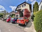 Ohne Käuferprovision: Freistehendes 3-Familienhaus im Herzen von Kornwestheim! - Zugang zum Hauseingang